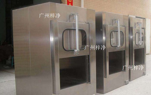 傳遞窗廣泛應(yīng)用于微細(xì)科技、生物實(shí)驗(yàn)室、制藥廠、醫(yī)院、食品加工業(yè)、LCD、電子廠等等一切需要空氣凈化的場所。