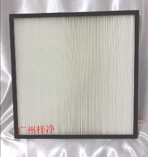 板式中效過濾器設(shè)計特點：風(fēng)量大、阻力小、結(jié)構(gòu)堅固、可重復(fù)清潔使用。
